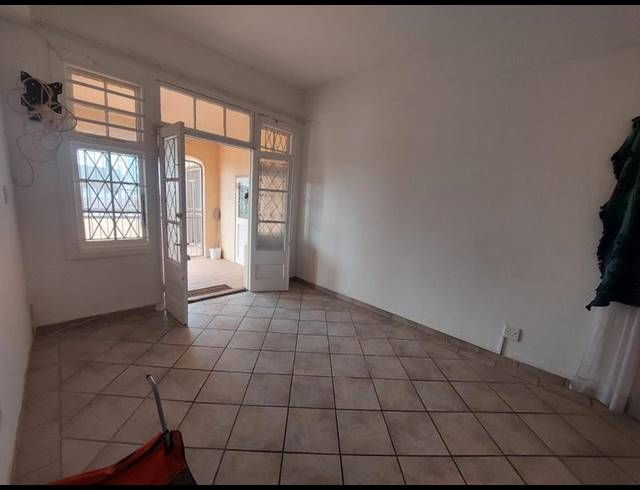 2 BEDROOM APARTMENT FOR SALE IN MARGATE BEACH